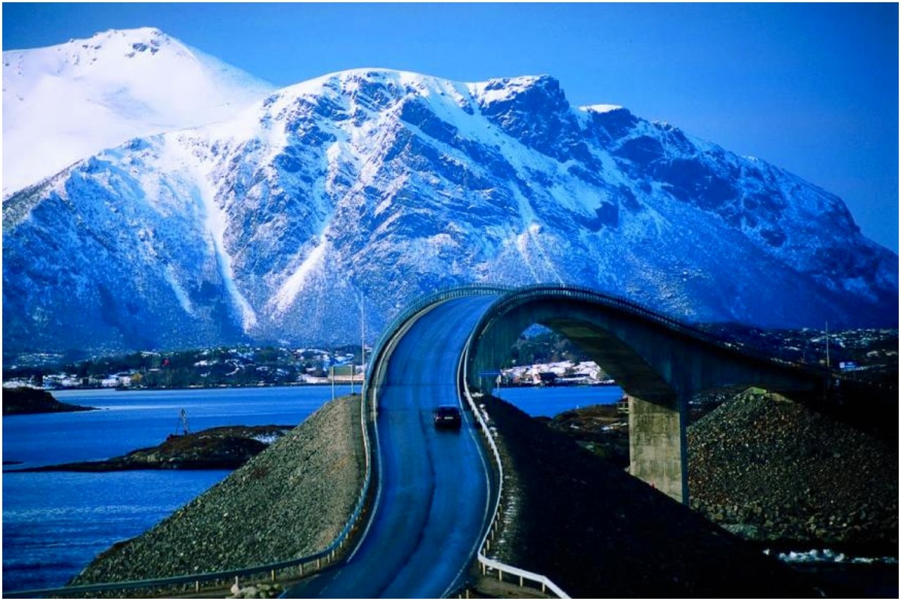 Норвегия самая. Дорога Атлантик роуд Норвегия. Мост Атлантик роуд Норвегия. Атлантик роуд - самая красивая дорога мира. Трансатлантическая дорога в Норвегии.
