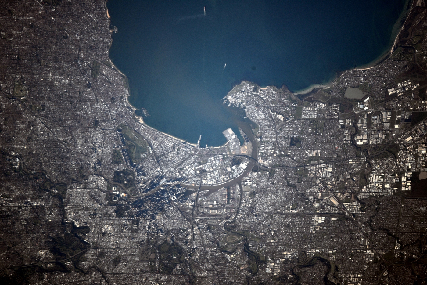 Спутник фото в реальном времени. Лас Вегас из космоса. Сан Франциско с космоса. Лос Анджелес космический снимок. Города из космоса.