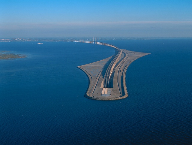 Эресуннский мост-тоннель, соединяющий Копенгаген и Мальмё