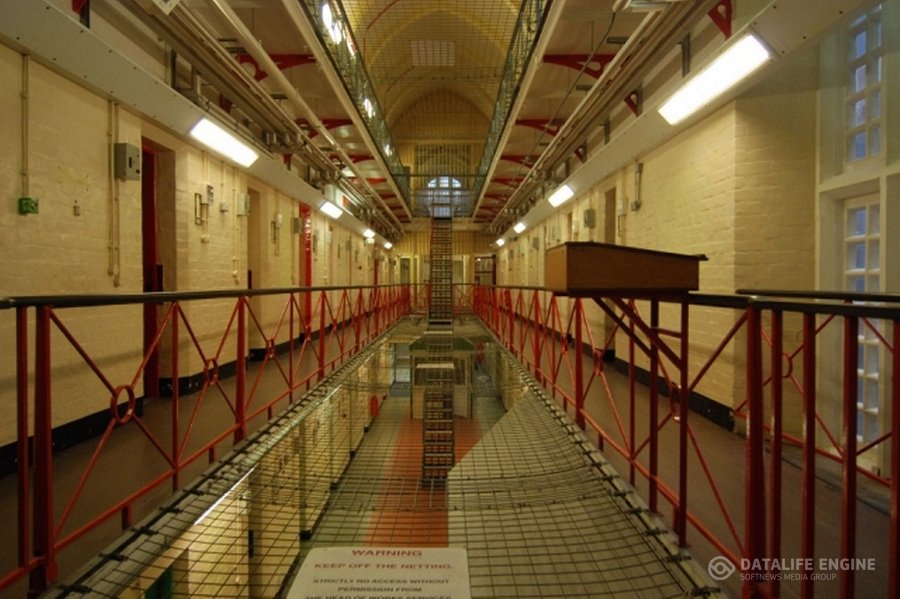тюрьма коридор