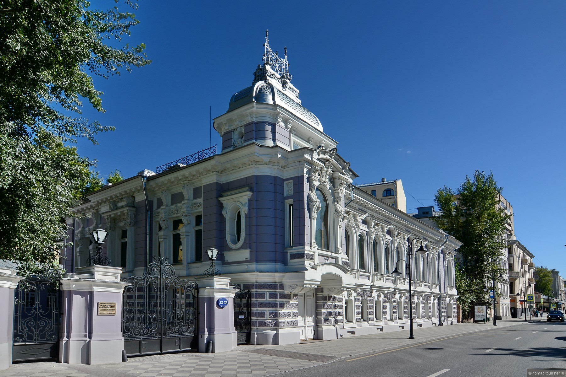 Улица левая. Особняк Коробковой на Пятницкой. Кекушев особняк Коробкова. Пятницкая 33-35 особняк Трифона Коробкова. Особняк Коробковой на Пятницкой экскурсии.